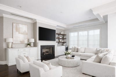 /international/us/2000-royal-court-north-hills-ny-110104851258/