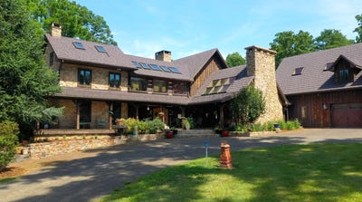 /international/us/7632-kings-highway-south-zionsville-pa-110107572417/