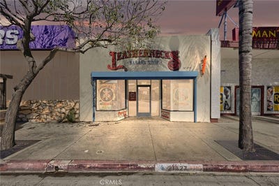 /international/us/21627-sherman-way-canoga-park-ca-110105905919/