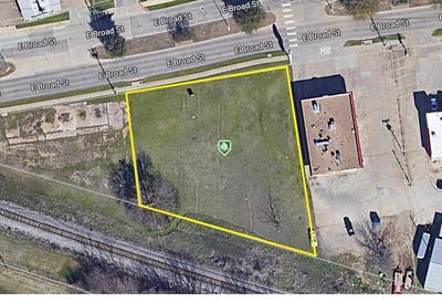 /international/us/1010-e-broad-street-mansfield-tx-110078334094/