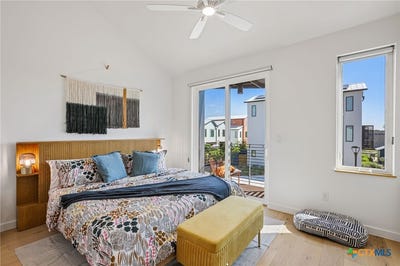 /international/us/103-lively-lane-san-marcos-tx-110099535415/