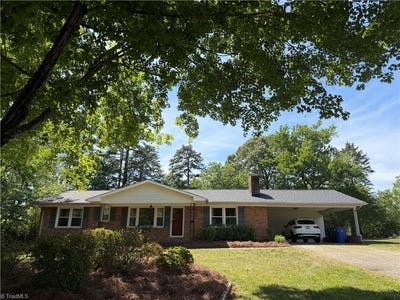 /international/us/320-broken-saddle-lane-kernersville-nc-110108094317/