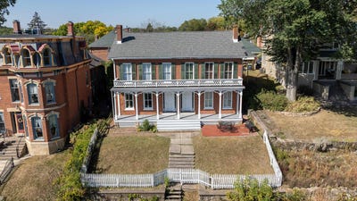 /international/us/209-s-prospect-street-galena-il-110109243547/