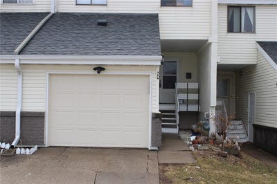 /international/us/51-29th-ave-dr-sw-cedar-rapids-ia-110106524757/