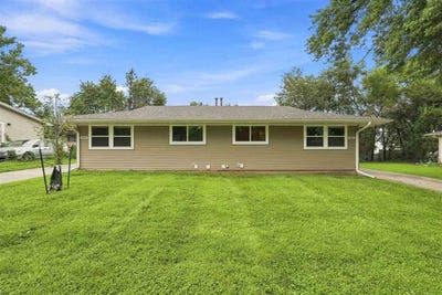 /international/us/1911-taylor-drive-iowacity-ia-110119624456/