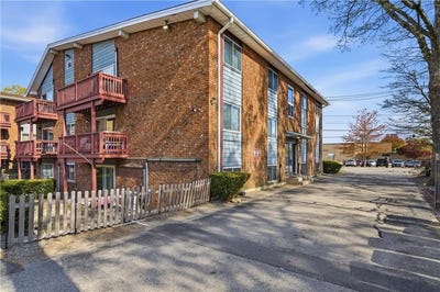 /international/us/110-pilgrim-parkway-warwick-ri-110107817943/