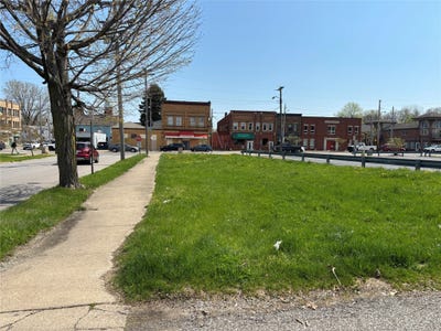 /international/us/1302-parade-street-erie-pa-110107712602/