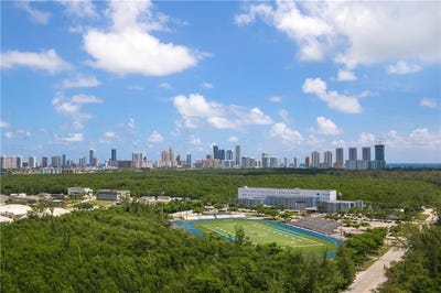 /international/us/14951-royal-oaks-lane-north-miami-fl-110107508828/