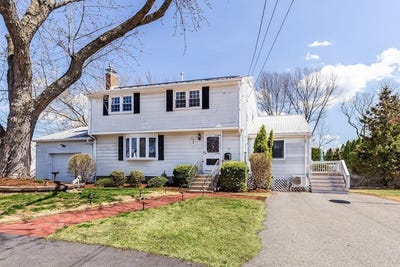 /international/us/71-pond-ln-randolph-ma-110107458969/
