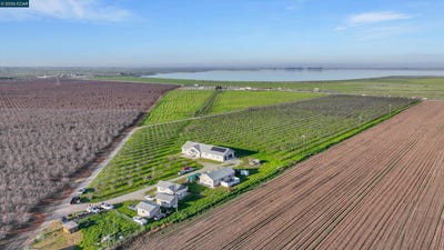 /international/us/7760-byron-hwy-byron-ca-110105640326/