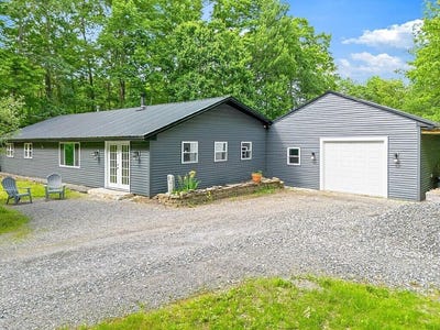/international/us/84-sandy-point-road-vassalboro-me-110108848957/