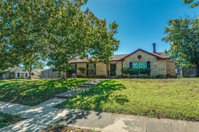/international/us/1202-canyon-oaks-drive-lancaster-tx-110120146724/