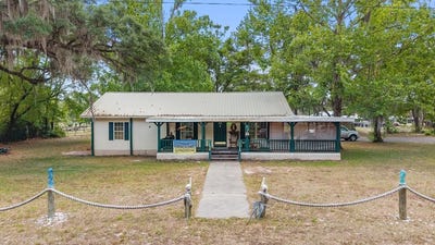 /international/us/220-se-49th-ave-cross-city-fl-110107635819/