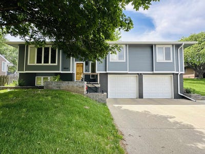 /international/us/4832-singing-hills-blvd-sioux-city-ia-110108492168/