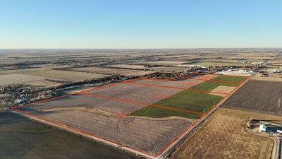 /international/us/7705-n-emma-creek-rd-hesston-ks-110105202772/