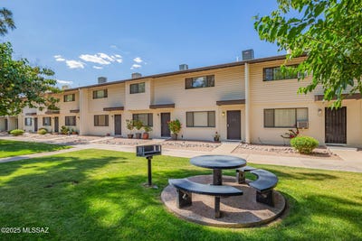 /international/us/1312-s-avenida-polar-tucson-az-110100350234/