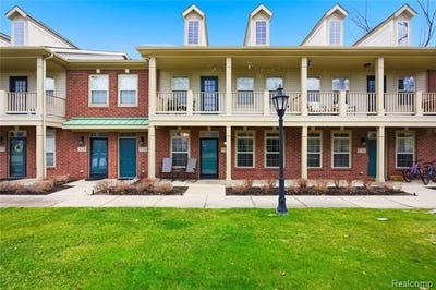 /international/us/526-red-oak-court-walled-lake-mi-110107336204/
