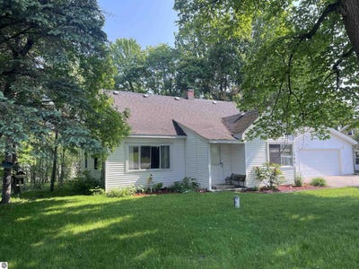 /international/us/306-w-traverse-bay-road-lincoln-mi-110100771735/