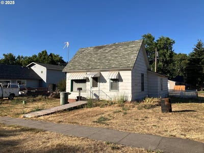 /international/us/1209-chestnut-st-milton-freewater-or-110100528684/