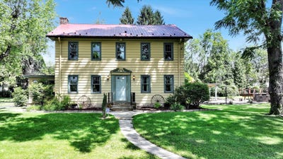/international/us/35-holland-street-tamaqua-pa-110100800513/