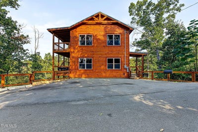 /international/us/1868-blue-tick-way-sevierville-tn-110120027359/