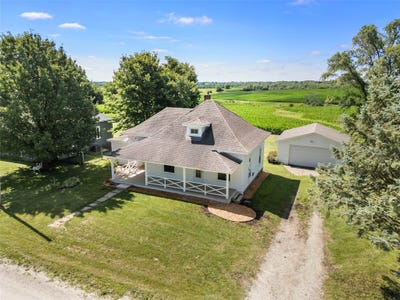 /international/us/23664-indiana-street-pleasantville-ia-110100562788/