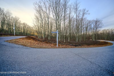 /international/us/2342-blue-spruce-drive-hazle-township-pa-110107610006/