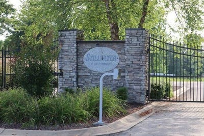 /international/us/125-126-putters-lane-russell-springs-ky-110101101526/?lang=zh-cn