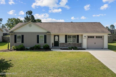 /international/us/404-bristol-lane-hubert-nc-110100396590/