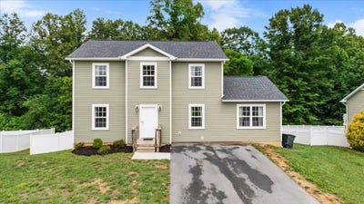 /international/us/135-prairie-view-lane-pembroke-va-110108378730/