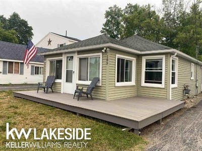/international/us/105-wells-street-houghton-lake-heights-mi-110108443068/