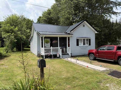/international/us/121-hoff-street-belington-wv-110109399138/