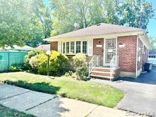 /international/us/22026-138th-road-springfield-gardens-ny-110108945723/