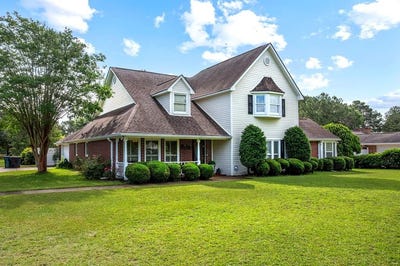 /international/us/107-pebble-beach-drive-eufaula-al-110108339682/