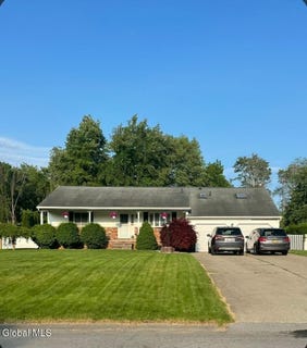/international/us/1016-gates-drive-schenectady-ny-110108957345/