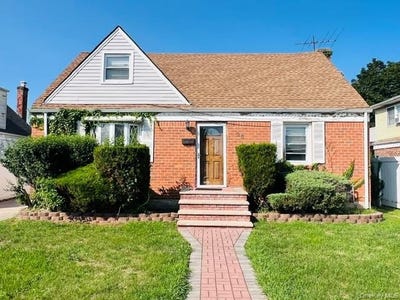 /international/us/28-monaco-avenue-elmont-ny-110119440272/