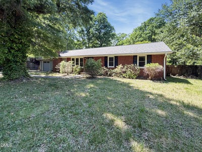/international/us/108-w-dogwood-drive-mebane-nc-110107632740/