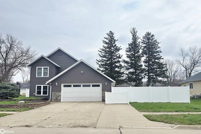 /international/us/1345-bush-avenue-garner-ia-110107466624/