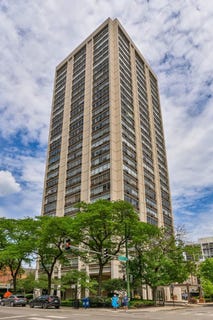 /international/us/70-w-burton-place-chicago-il-110108477953/