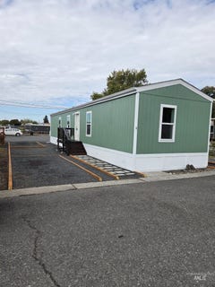 /international/us/928-warner-ave-lewiston-id-110102777260/