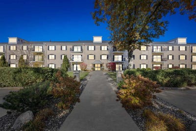 /international/us/130-thompson-dr-se-cedarrapids-ia-110105271577/