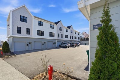 /international/us/7-water-street-2-plymouth-ma-110108199648/