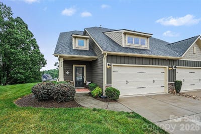 /international/us/104-boxtail-way-mooresville-nc-110108386947/