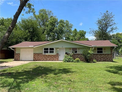 /international/us/1912-patti-avenue-springdale-ar-110108364442/