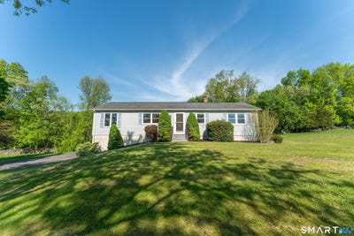 /international/us/25-mohegan-drive-griswold-ct-110108239653/