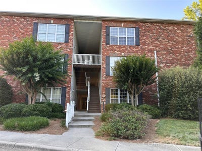 /international/us/5236-hilltop-road-jamestown-nc-110105845053/