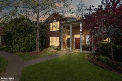 /international/us/1649-deepwood-rochester-mi-110107881471/