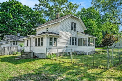 /international/us/434-liberty-street-lawton-mi-110100219033/