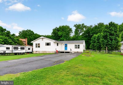 /international/us/7541-old-battle-grove-road-dundalk-md-110108192683/