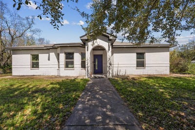 /international/us/4425-fuqua-street-houston-tx-110106950448/